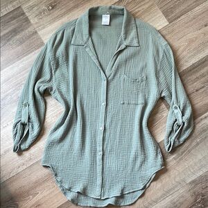 Kona Sol Sage Green 100% Cotton Button Up Top